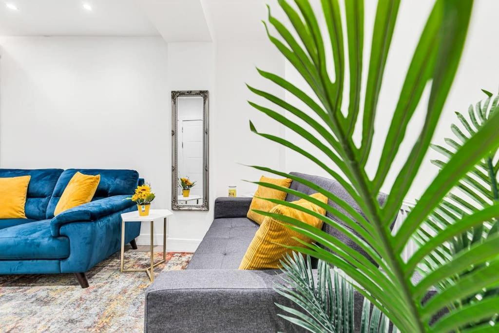 Luxstay Holland Park Apartment With Ac Londen Buitenkant foto