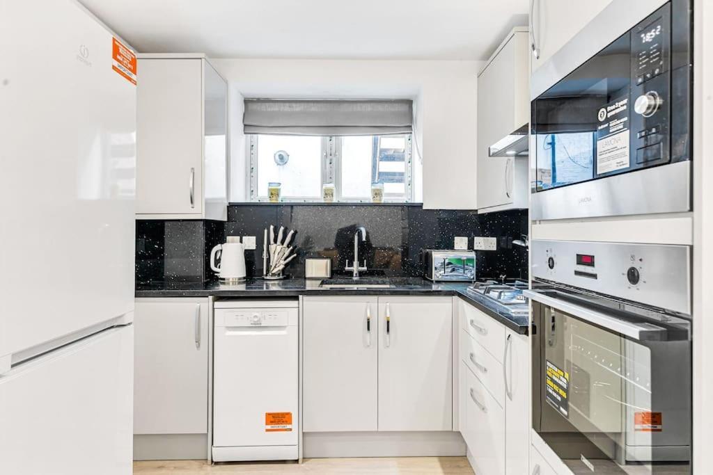 Luxstay Holland Park Apartment With Ac Londen Buitenkant foto