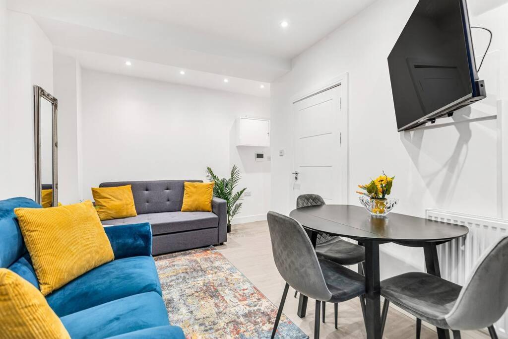 Luxstay Holland Park Apartment With Ac Londen Buitenkant foto