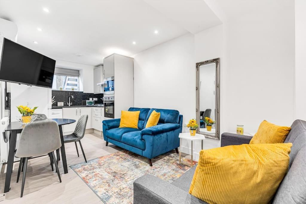Luxstay Holland Park Apartment With Ac Londen Buitenkant foto